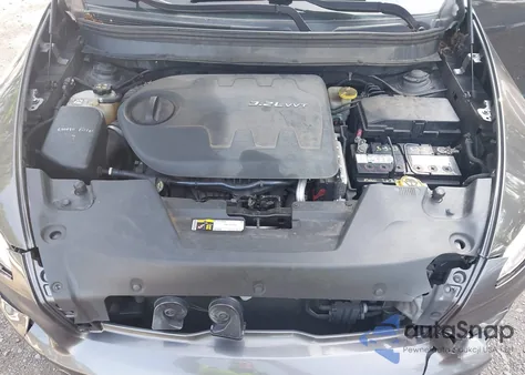 2014 Jeep Cherokee Latitude z USA, uszkodzony, nr VIN 1C4PJMCS8EW153553